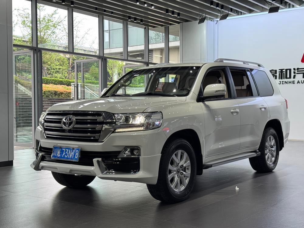 Toyota Land Cruiser (Import) 2018 — фото автомобиля