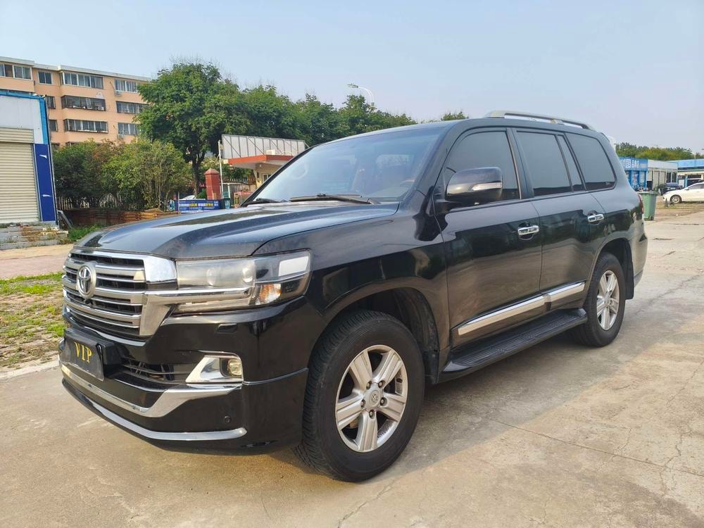 Toyota Land Cruiser (Import) 2016 — фото автомобиля