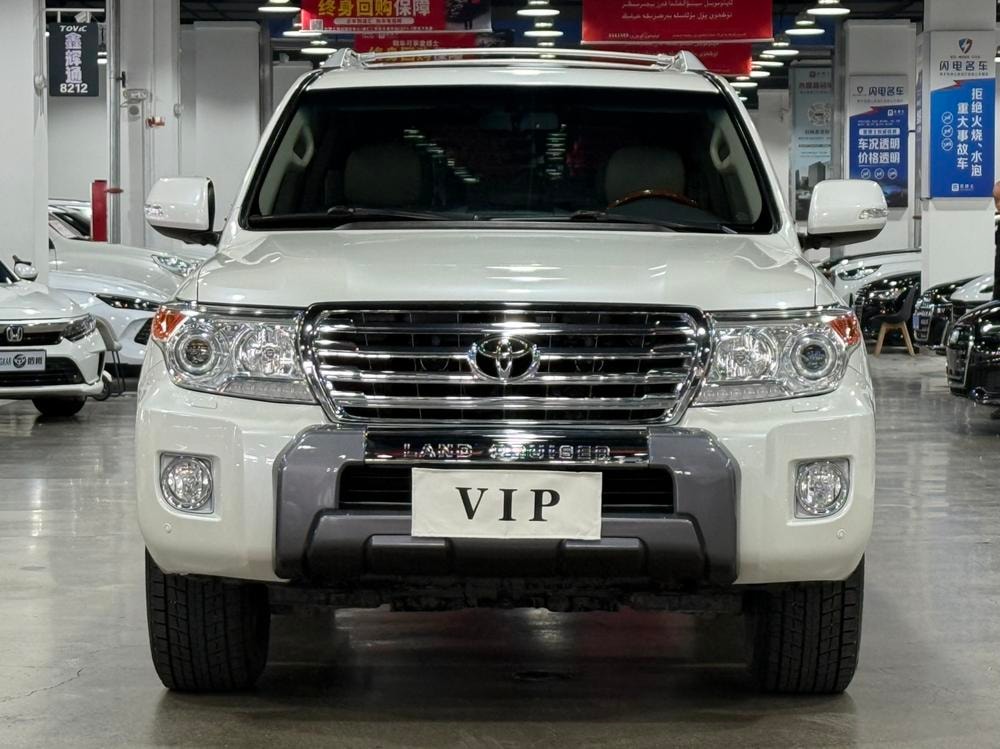 Toyota Land Cruiser (Import) 2014 — фото автомобиля