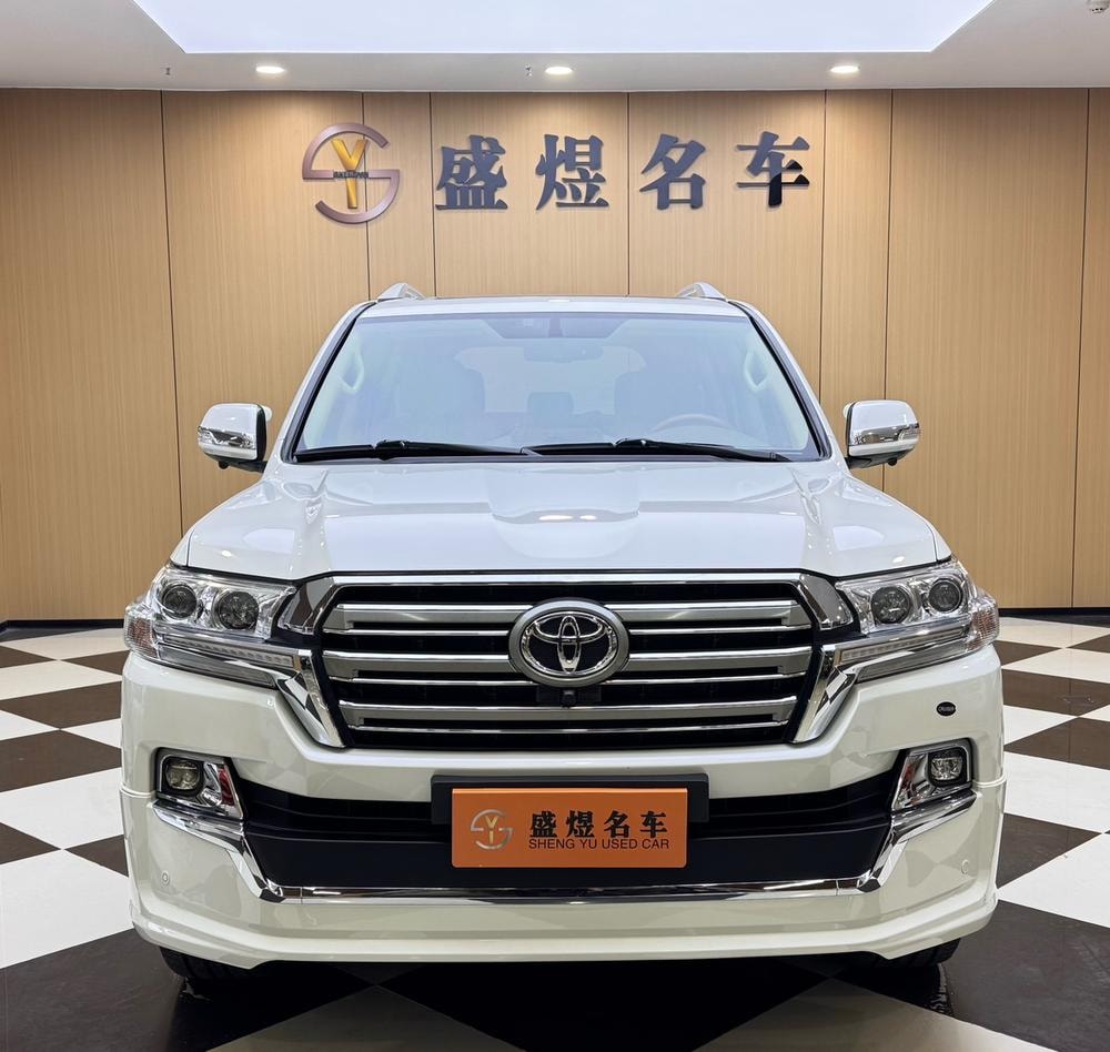 Toyota Land Cruiser (Import) 2019 — фото автомобиля