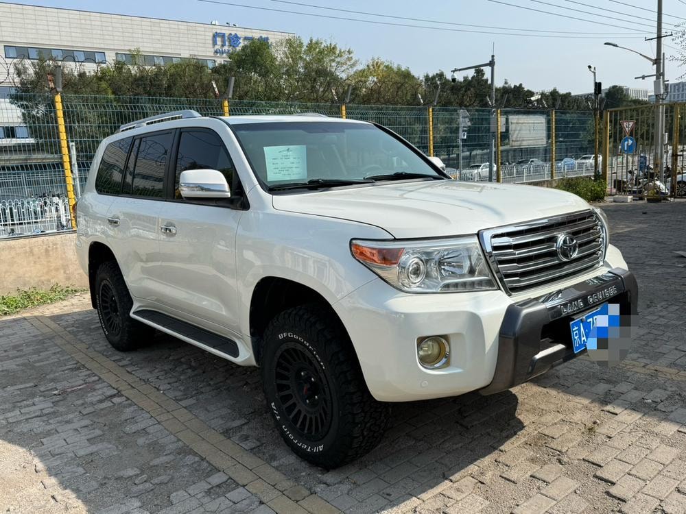 Toyota Land Cruiser (Import) 2015 — фото автомобиля