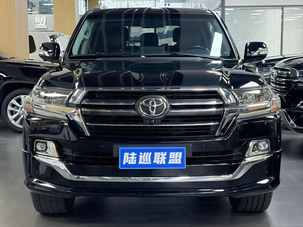 Toyota Land Cruiser (Import) 2020 — фото автомобиля