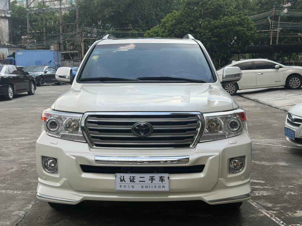 Toyota Land Cruiser (Import) 2015 — фото автомобиля