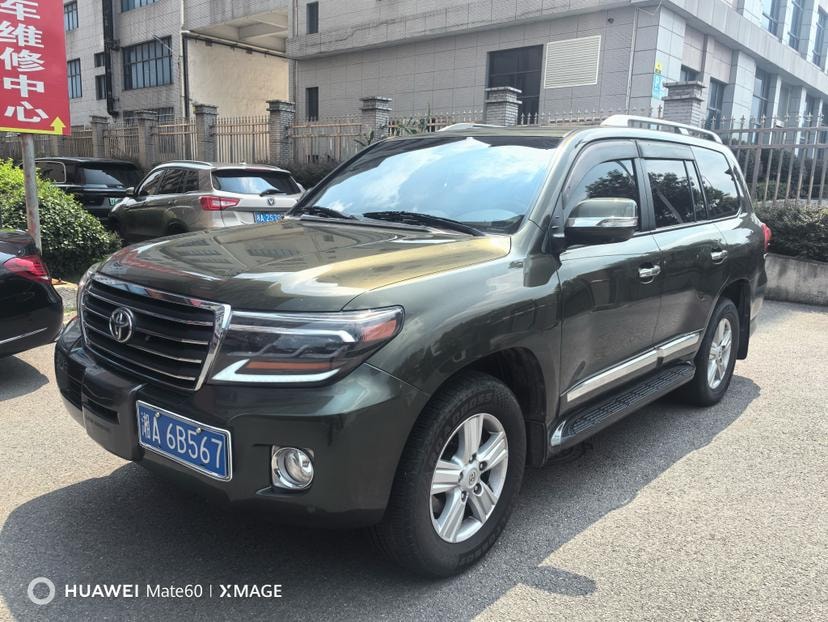 Toyota Land Cruiser (Import) 2013 — фото автомобиля