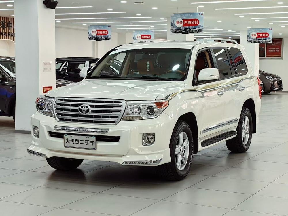Toyota Land Cruiser (Import) 2015 — фото автомобиля