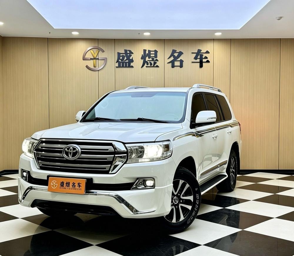 Toyota Land Cruiser (Import) 2016 — фото автомобиля