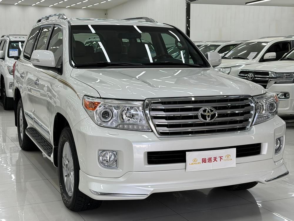 Toyota Land Cruiser (Import) 2015 — фото автомобиля