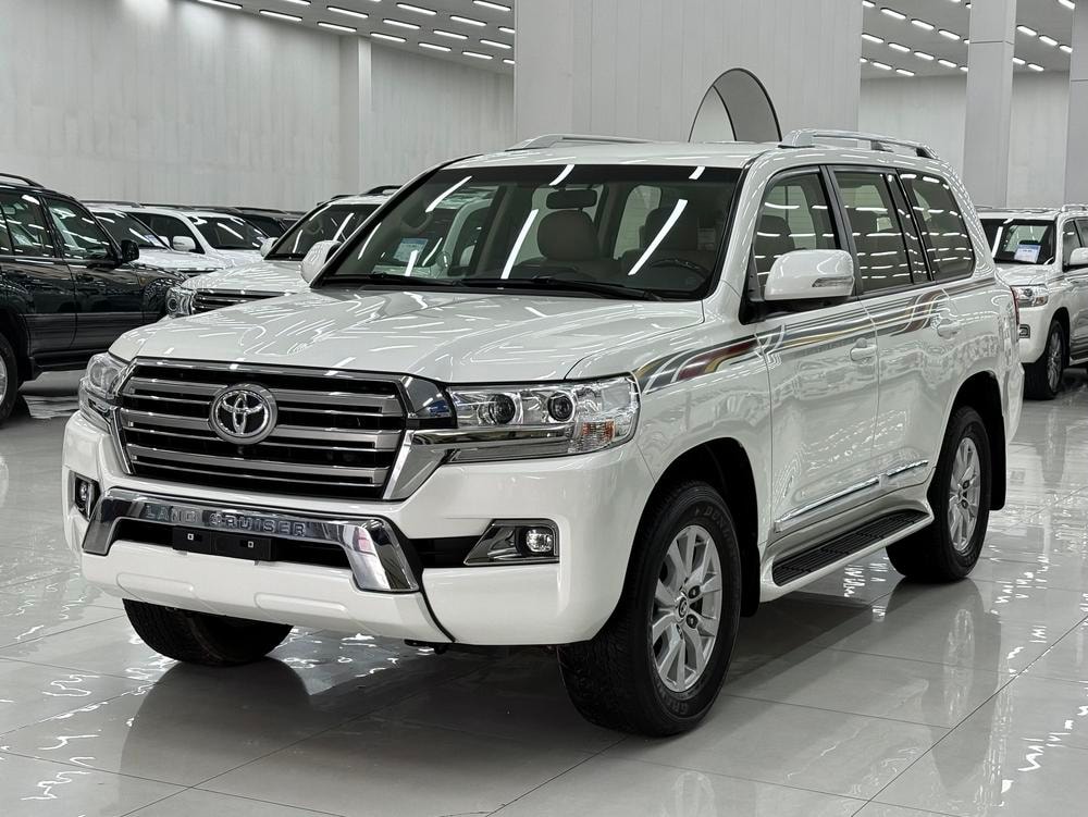 Toyota Land Cruiser (Import) 2019 — фото автомобиля
