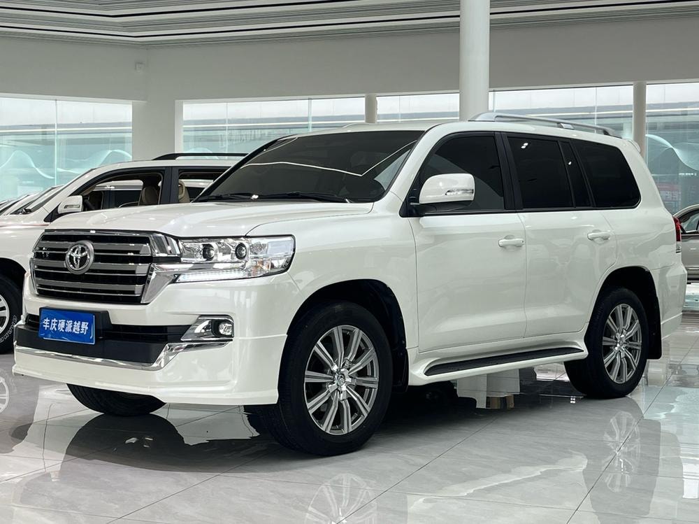 Toyota Land Cruiser (Import) 2018 — фото автомобиля