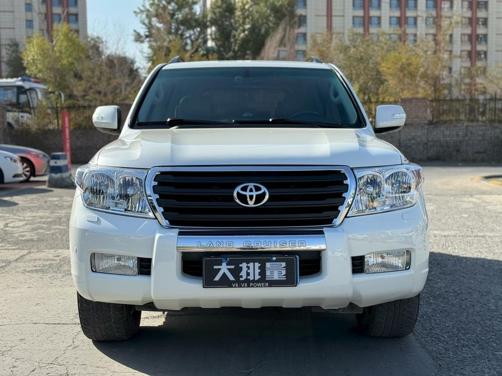 Toyota Land Cruiser (Import) 2013 — фото автомобиля