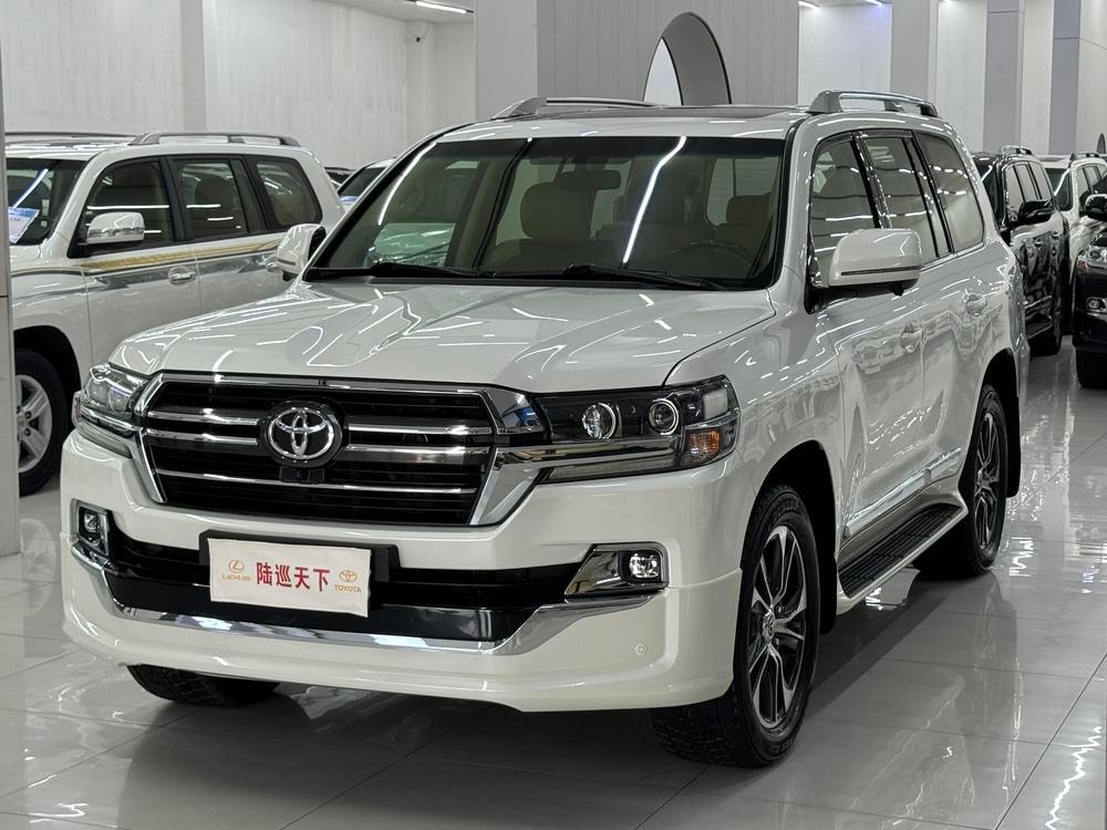 Toyota Land Cruiser (Import) 2019 — фото автомобиля