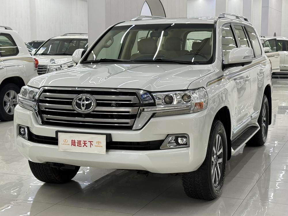 Toyota Land Cruiser (Import) 2018 — фото автомобиля
