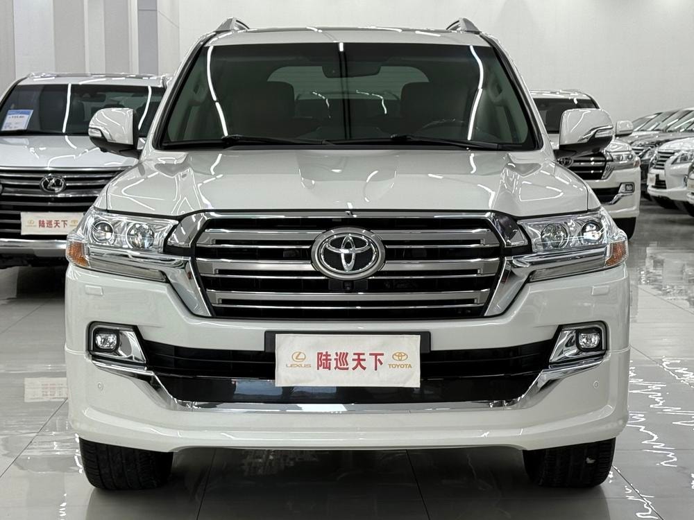 Toyota Land Cruiser (Import) 2020 — фото автомобиля 1