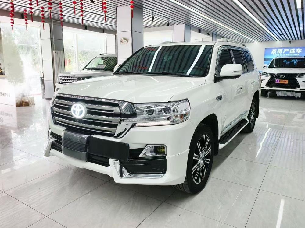 Toyota Land Cruiser (Import) 2019 — фото автомобиля