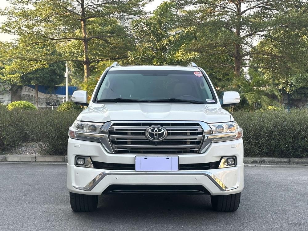 Toyota Land Cruiser (Import) 2017 — фото автомобиля