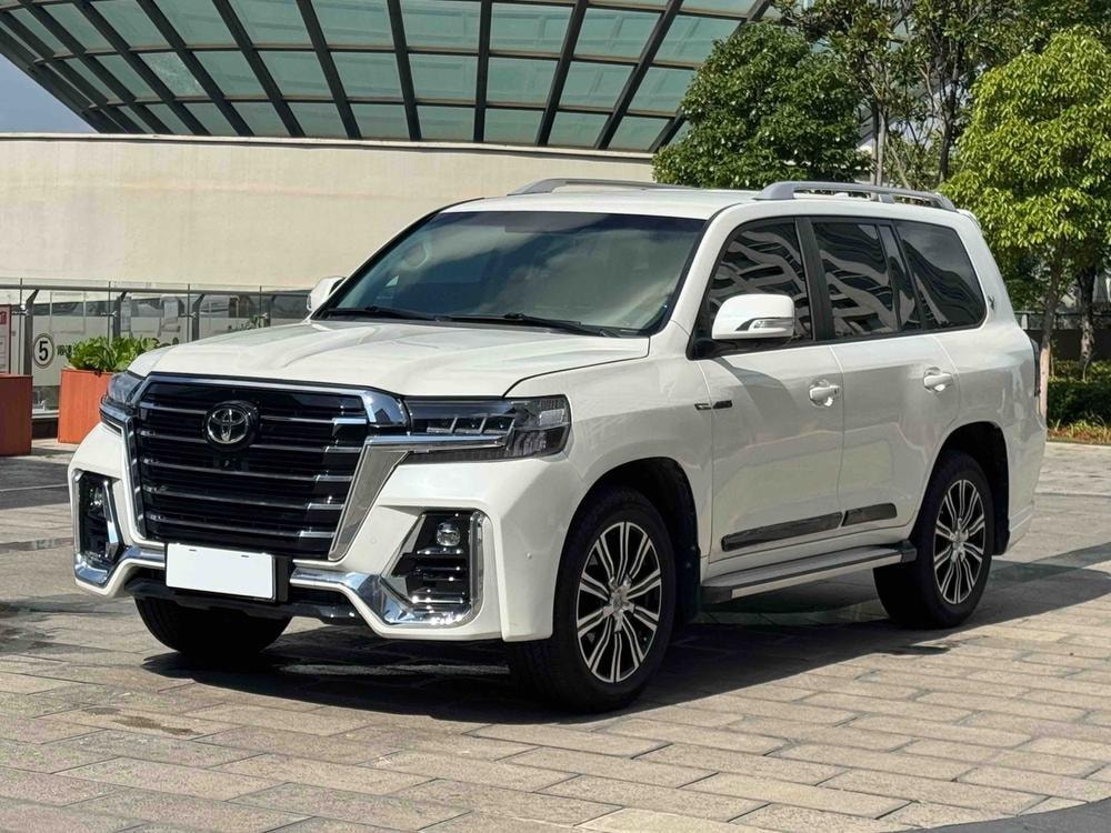 Toyota Land Cruiser (Import) 2015 — фото автомобиля
