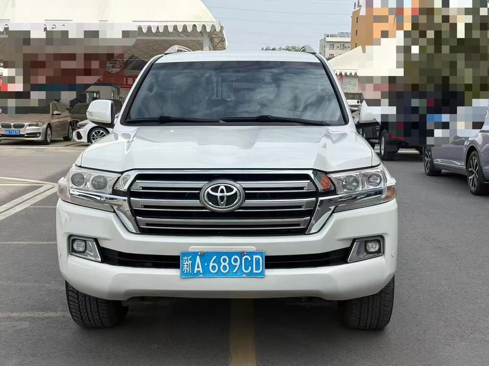 Toyota Land Cruiser (Import) 2016 — фото автомобиля