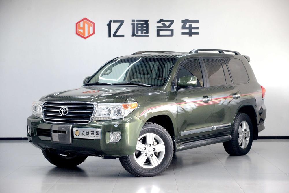 Toyota Land Cruiser (Import) 2013 — фото автомобиля