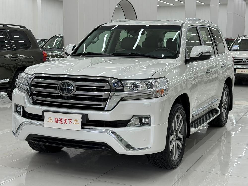Toyota Land Cruiser (Import) 2019 — фото автомобиля