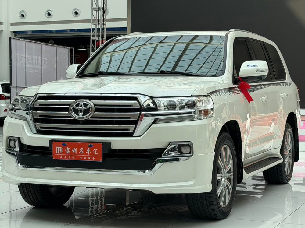 Toyota Land Cruiser (Import) 2019 — фото автомобиля