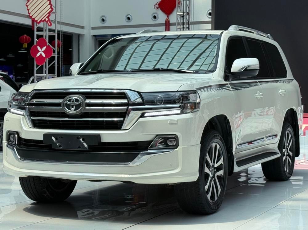 Toyota Land Cruiser (Import) 2020 — фото автомобиля