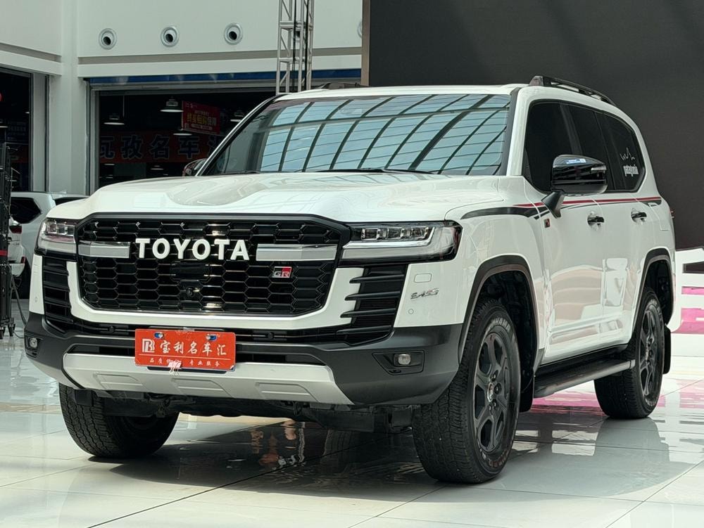 Toyota Land Cruiser (Import) 2025 — фото автомобиля