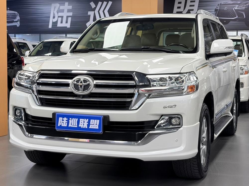 Toyota Land Cruiser (Import) 2020 — фото автомобиля