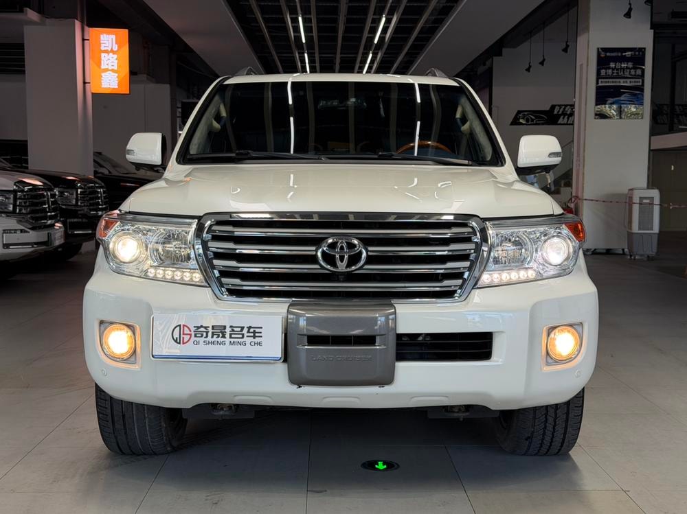 Toyota Land Cruiser (Import) 2014 — фото автомобиля