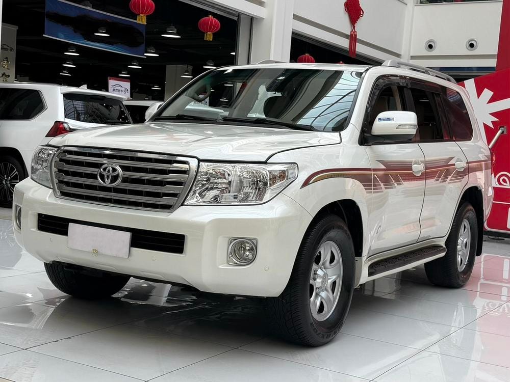 Toyota Land Cruiser (Import) 2015 — фото автомобиля