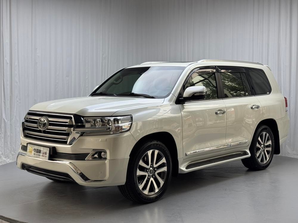 Toyota Land Cruiser (Import) 2019 — фото автомобиля 1