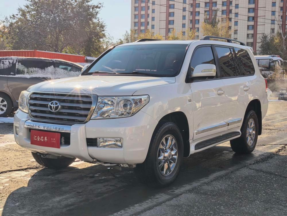 Toyota Land Cruiser (Import) 2010 — фото автомобиля
