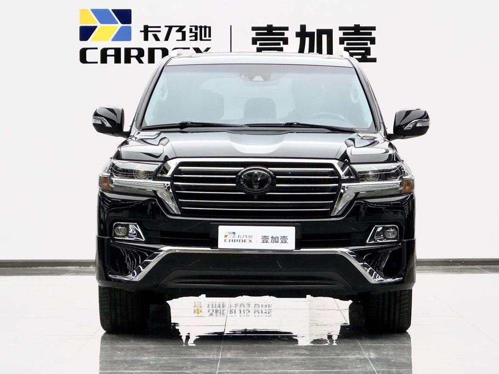 Toyota Land Cruiser (Import) 2018 — фото автомобиля 1