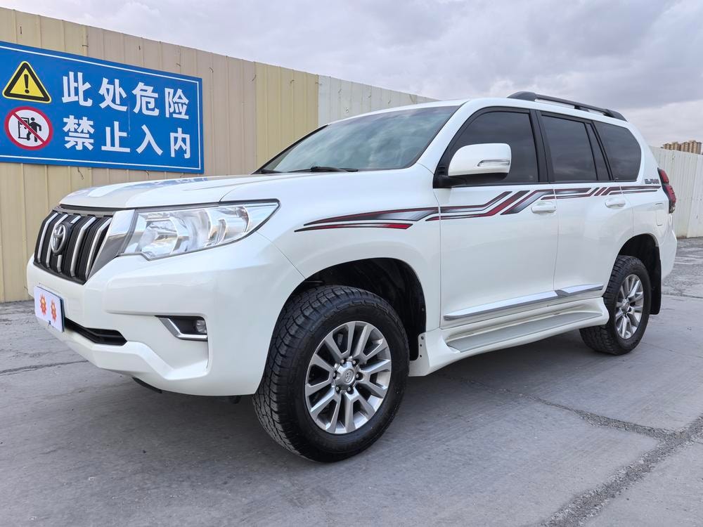 Toyota Prado 2018 — фото автомобиля