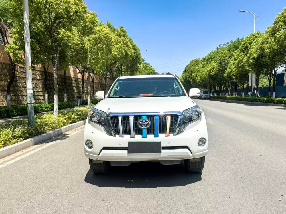 Toyota Prado 2016 — фото автомобиля