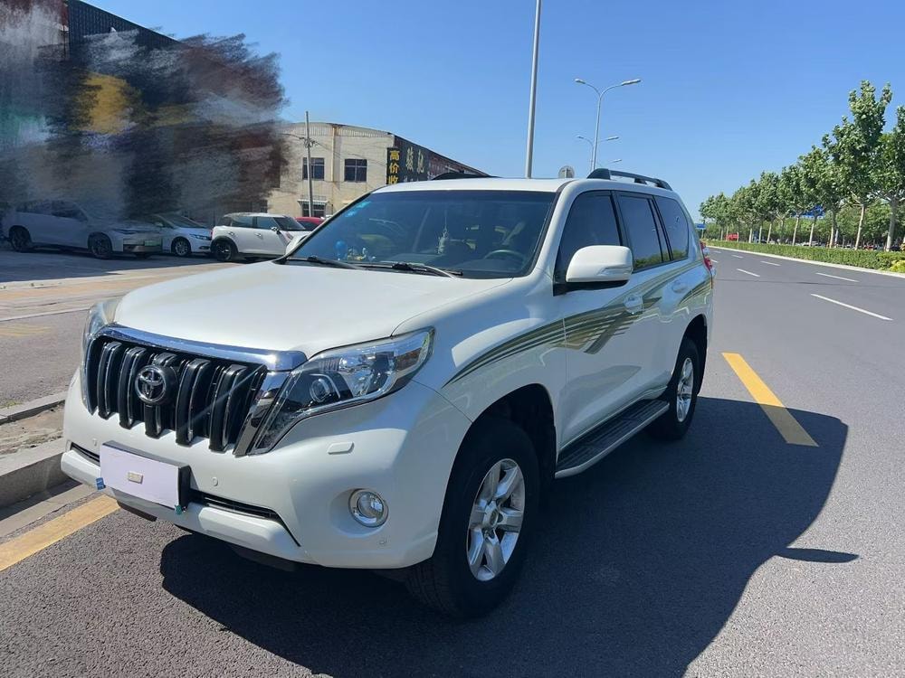 Toyota Prado 2016 — фото автомобиля