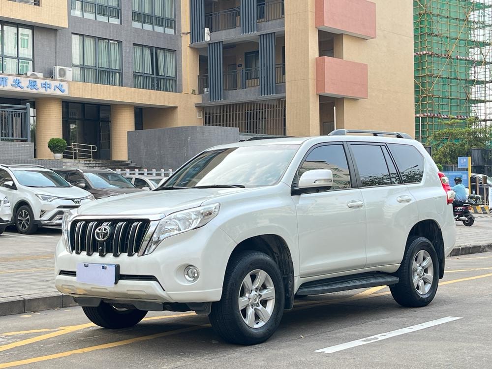 Toyota Prado 2016 — фото автомобиля
