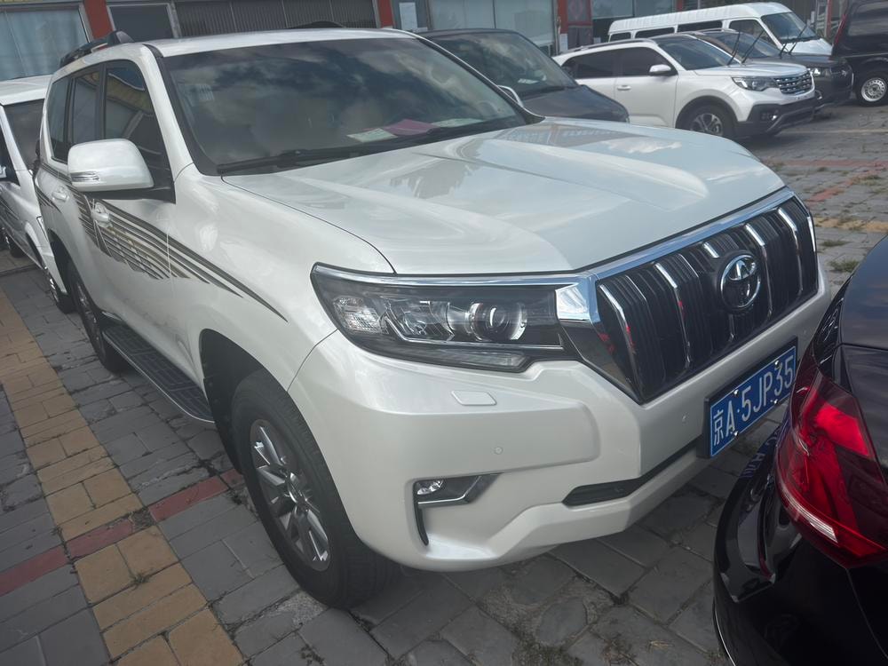 Toyota Prado 2019 — фото автомобиля