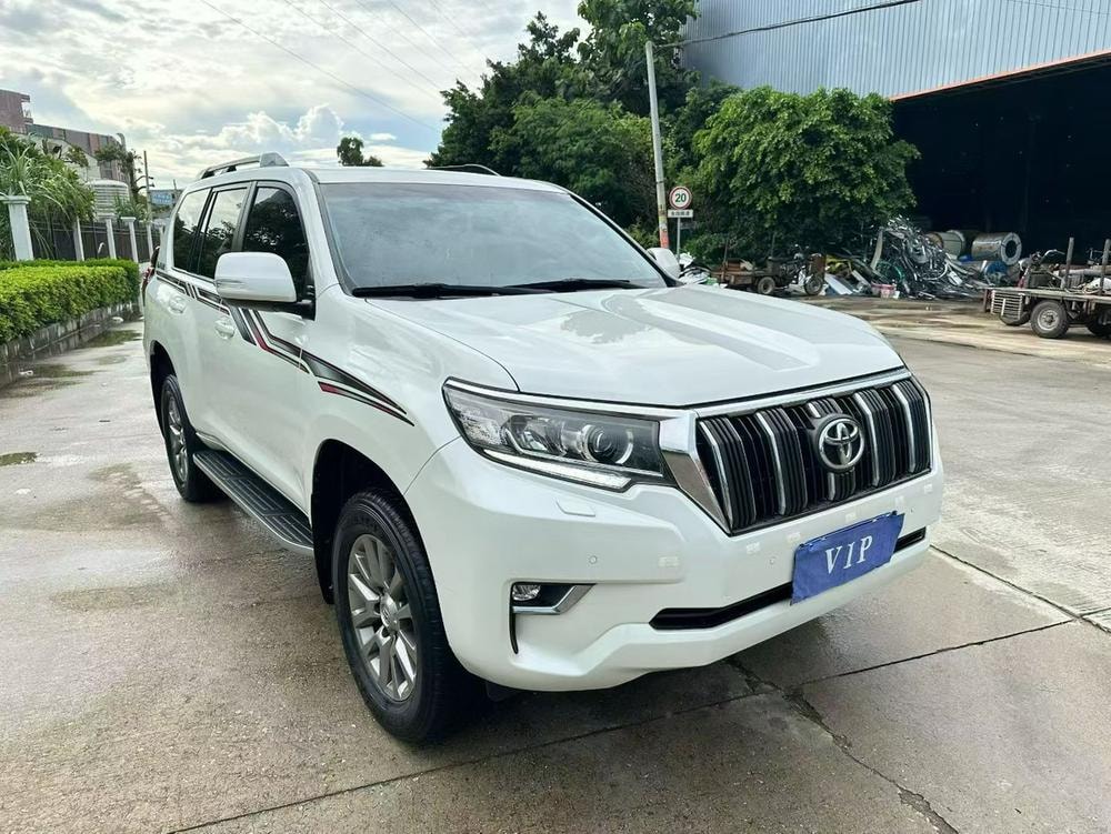 Toyota Prado 2018 — фото автомобиля