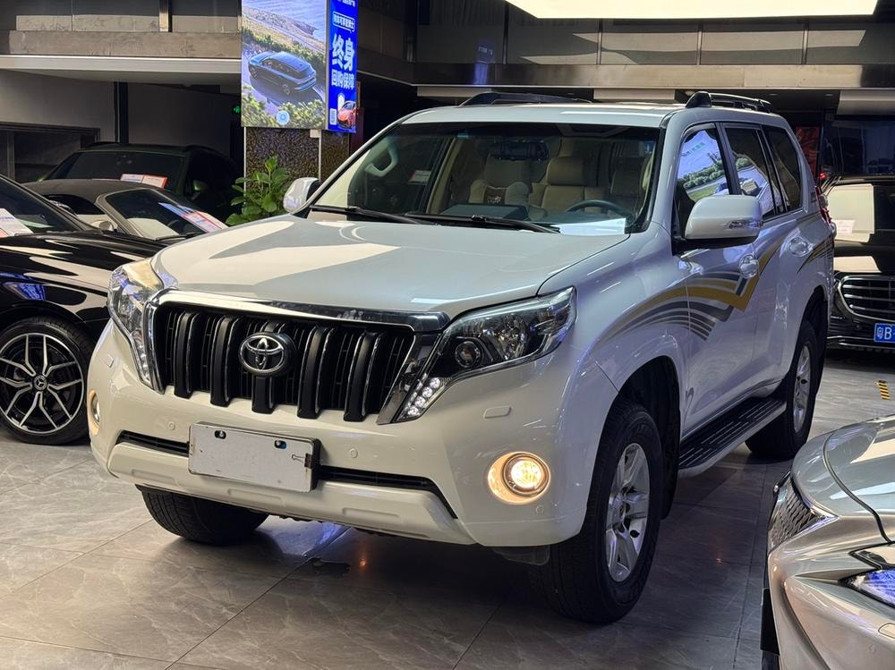Toyota Prado 2016 — фото автомобиля