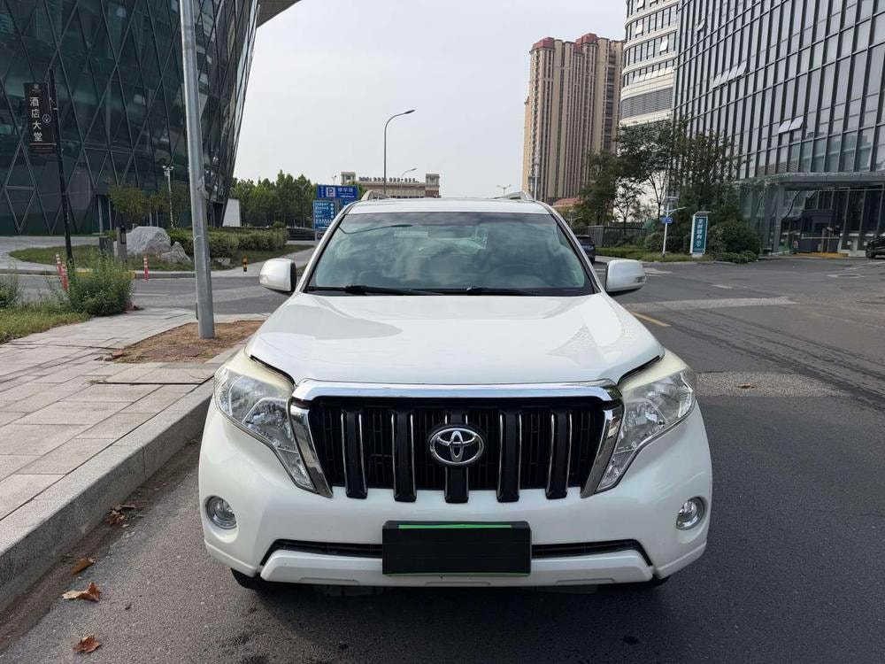 Toyota Prado 2016 — фото автомобиля