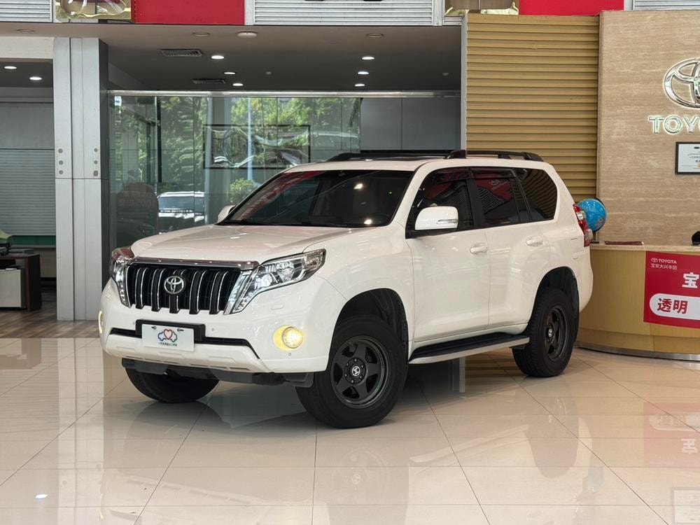 Toyota Prado 2015 — фото автомобиля