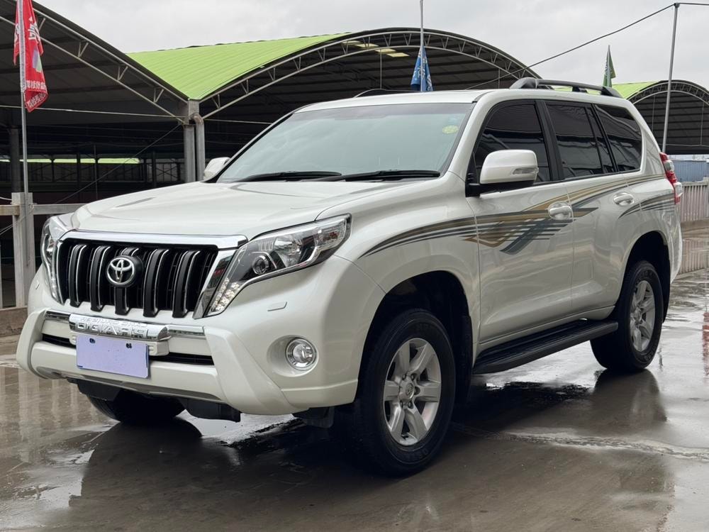 Toyota Prado 2016 — фото автомобиля