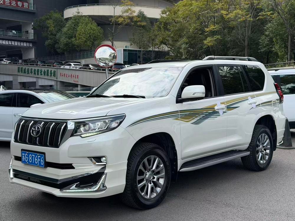 Toyota Prado 2018 — фото автомобиля 1