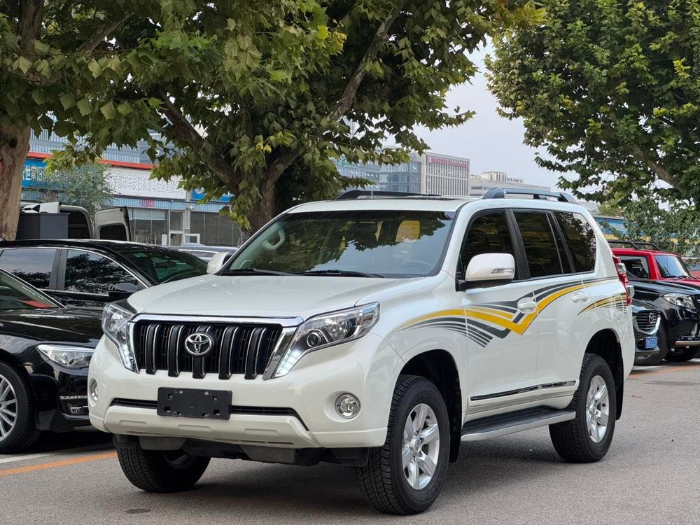 Toyota Prado 2016 — фото автомобиля 1