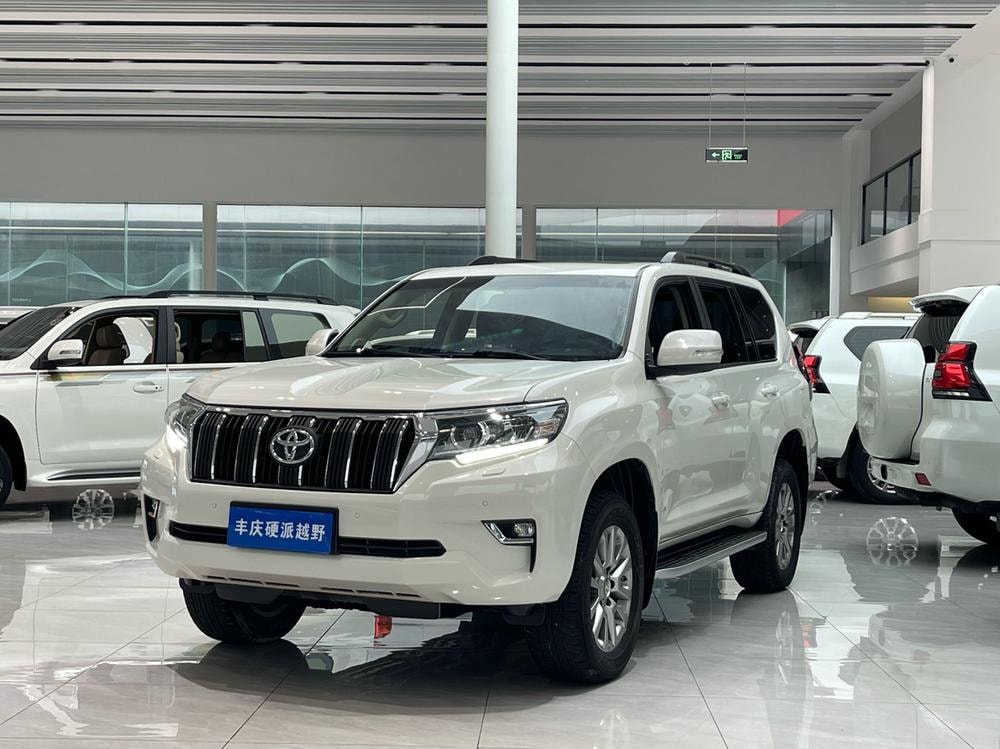 Toyota Prado 2018 — фото автомобиля 1