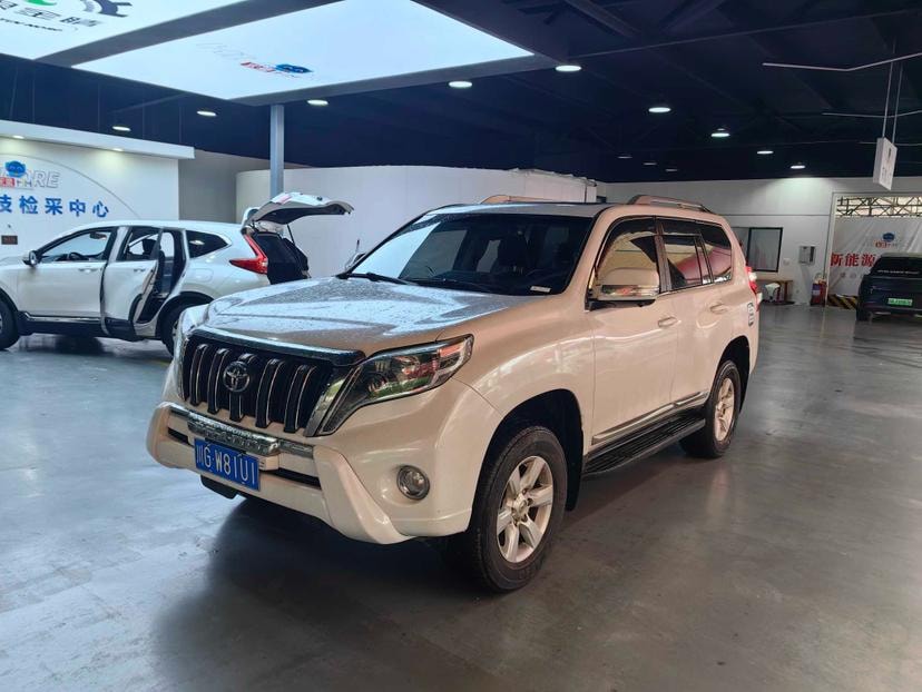 Toyota Prado 2016 — фото автомобиля 1