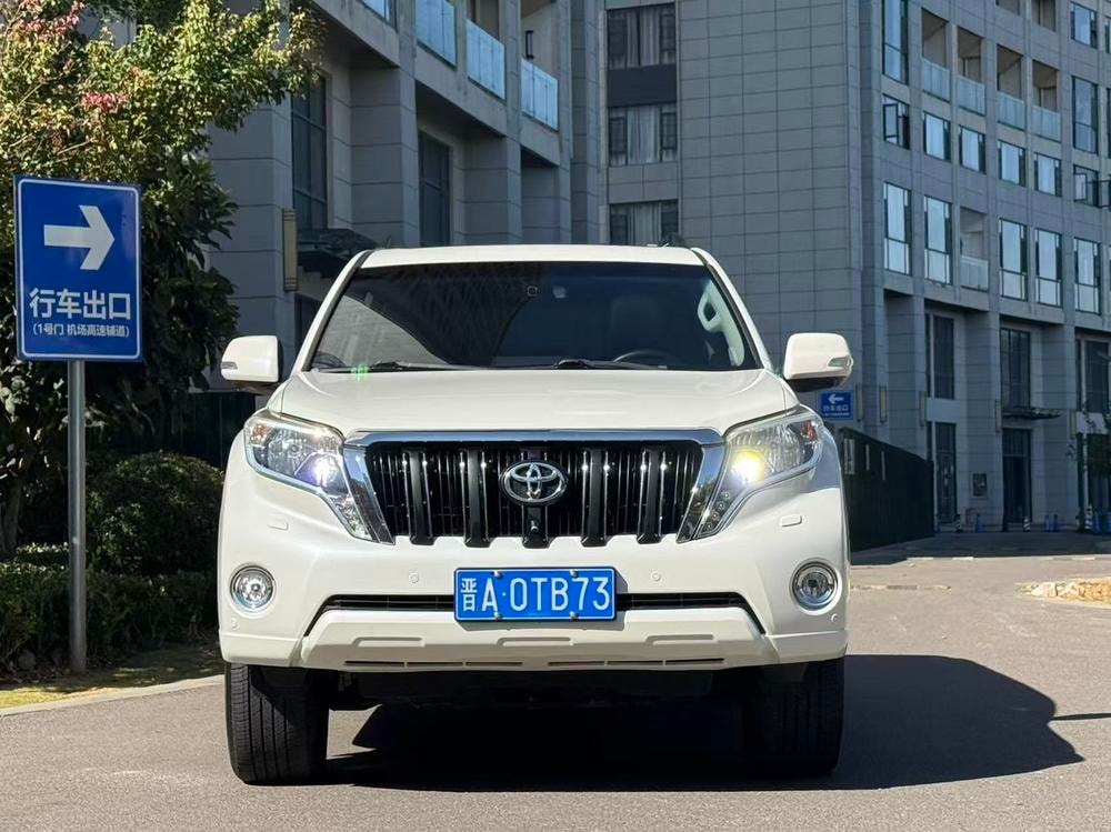 Toyota Prado 2016 — фото автомобиля 1