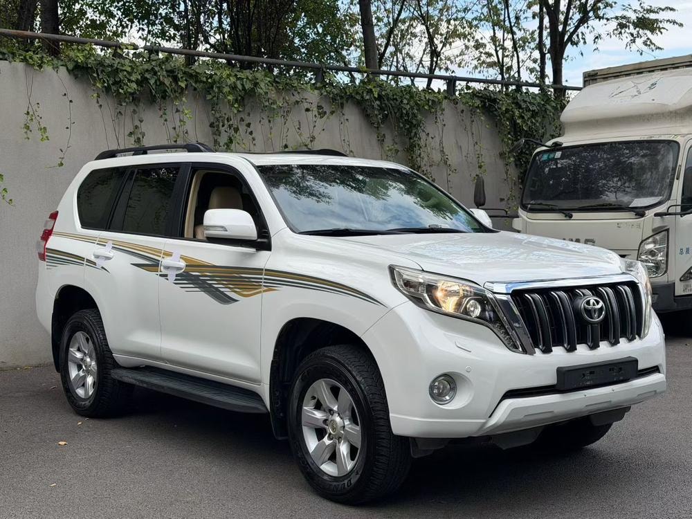 Toyota Prado 2016 — фото автомобиля 1