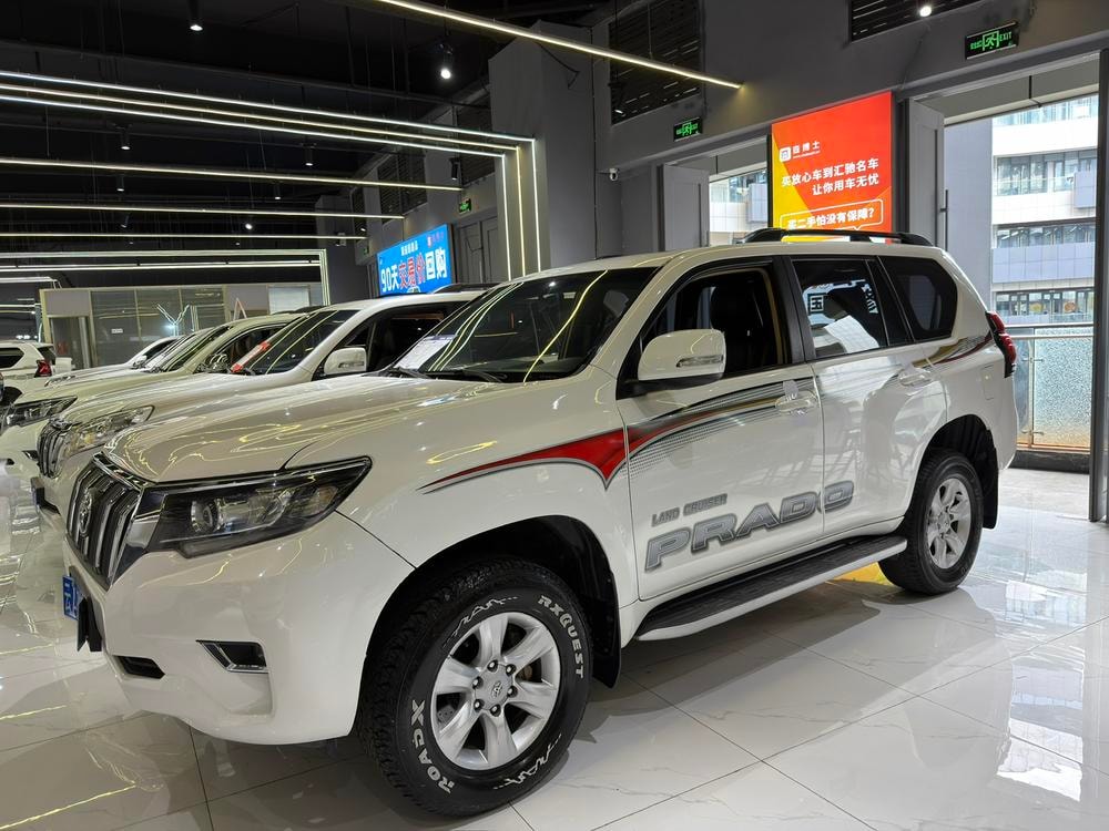 Toyota Prado 2010 — фото автомобиля