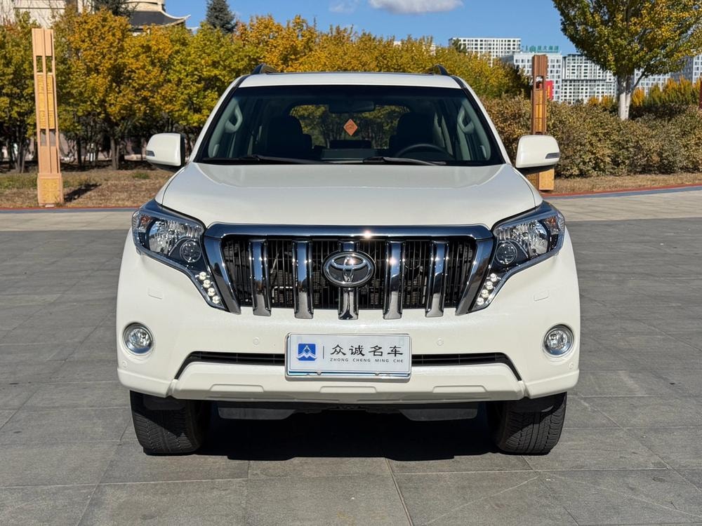 Toyota Prado 2016 — фото автомобиля